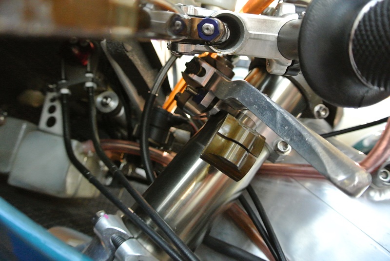 左ハンドルのリアブレーキ 普及しないのが不思議