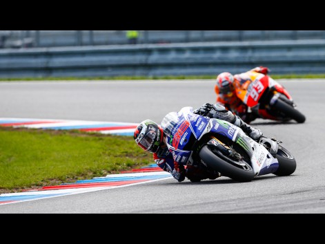 顎が上がっているマルケスはなかなかお目にかかれない。 (遠くてすいません)