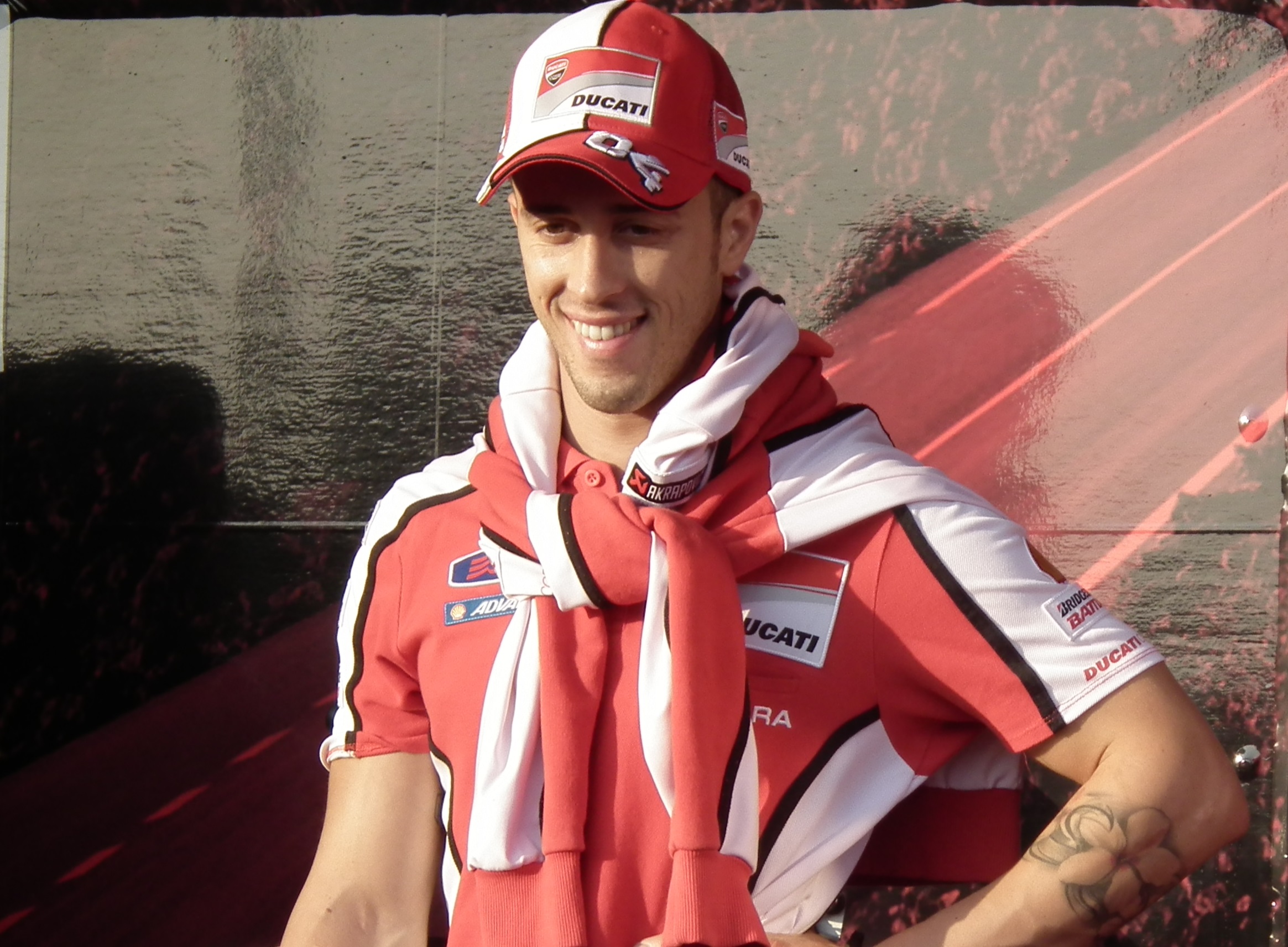 第15戦日本GPの公式予選は11日、ツインリンクもてぎで行われ、ランク5位のアンドレア・ドビツィオーソがトップタイムをマーク。2010年10月の当大会以来、最高峰クラスで2度目のポールポジションを奪取した。