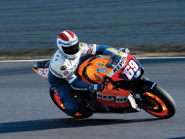 122_0703_01_z+freddie_spencer+honda_RC211V+
