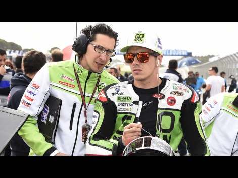 ホンダ系は目立つヘッドフォンを装着できない 耳栓をしているときにはそのままヘッドフォンをかぶせてしまうと通信(会話)しやすいんですが……