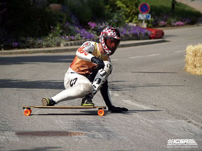 スケボーダウンヒル