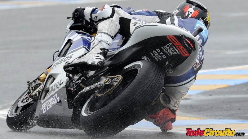 レインコンディションのホルヘ・ロレンソ。 届かなければ伸ばす!