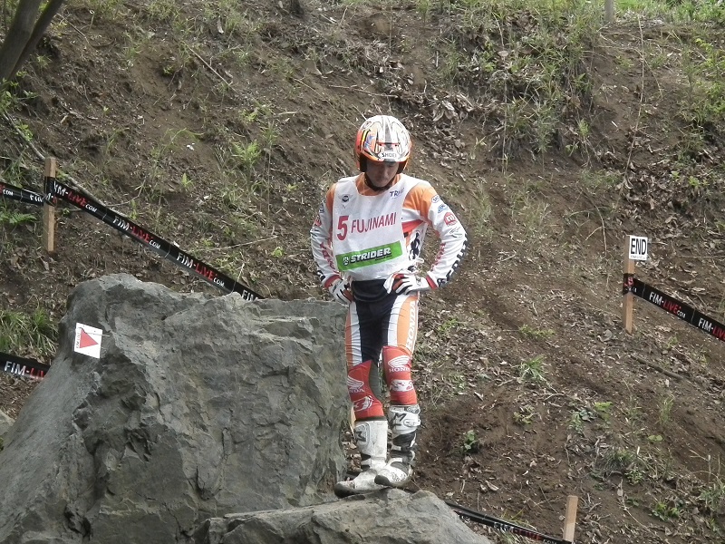 ここのセクションを不当にびしょ濡れにされてしまったので乾くまで待ちました。