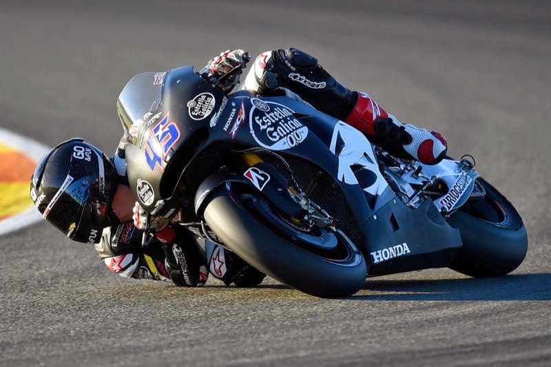 ダートトラックでの負傷で出遅れたレディング。これならハイサイドしなさそう。